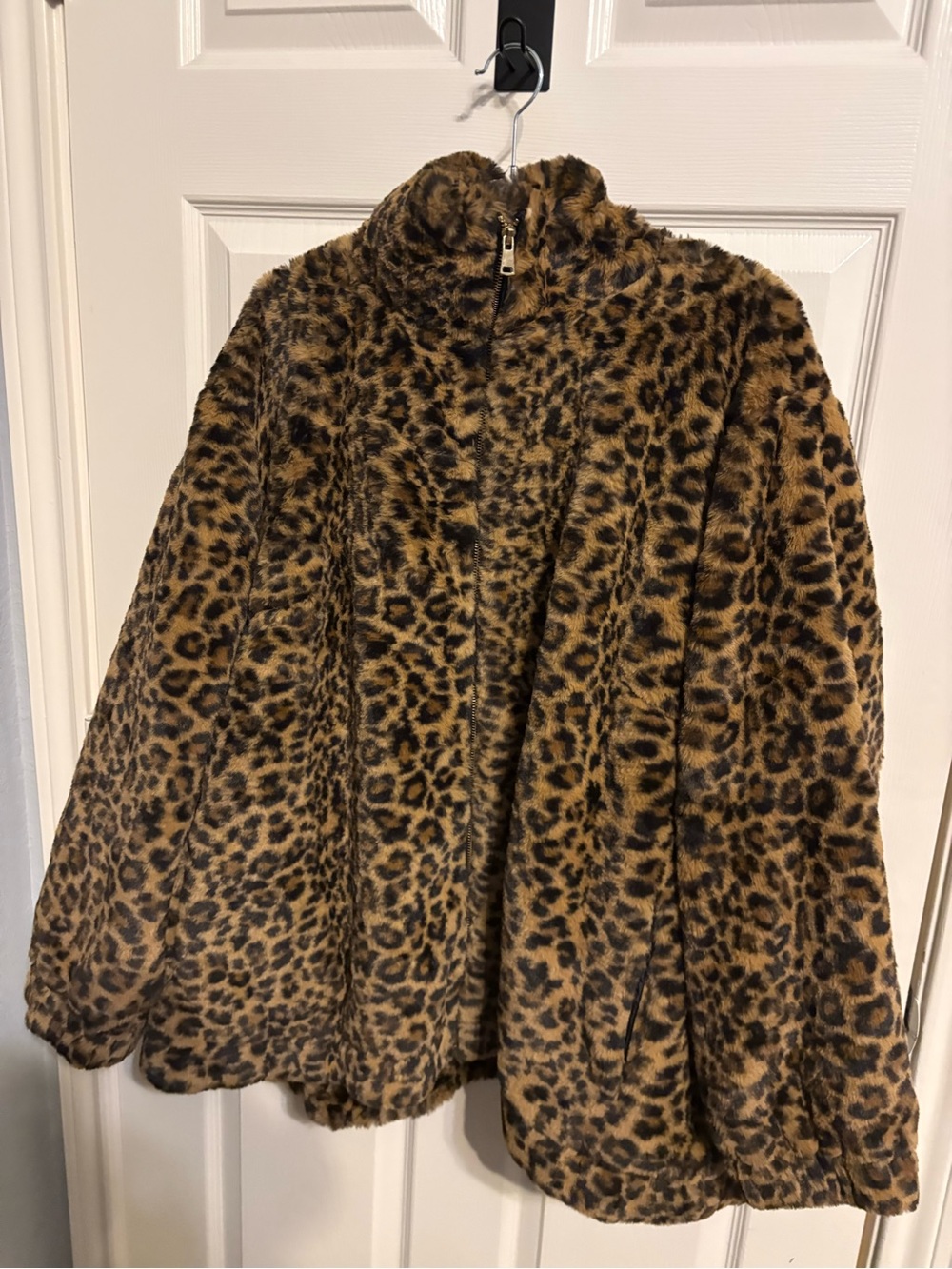 453- NWT Avenue 30/32 Leopard Print Faux Fur Jacket - Brown/Black